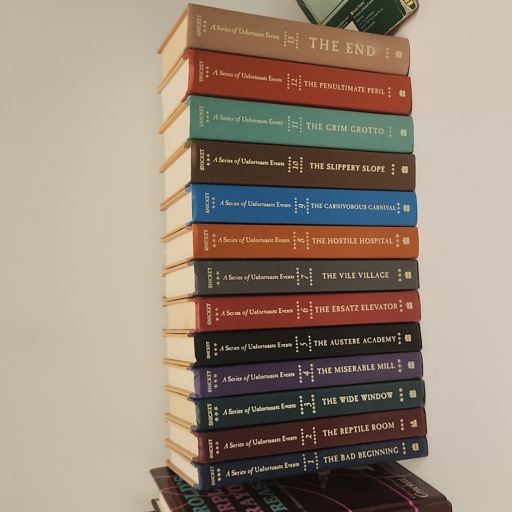 A Series of Unfortunate Events set of 13 books